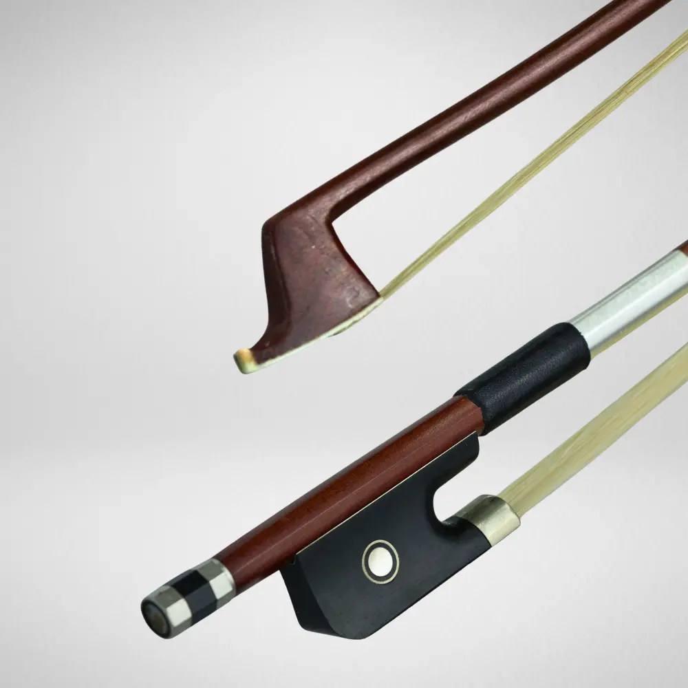 Arco de violoncelo estudante Cannone AVO320: ponta e talão lado a lado
